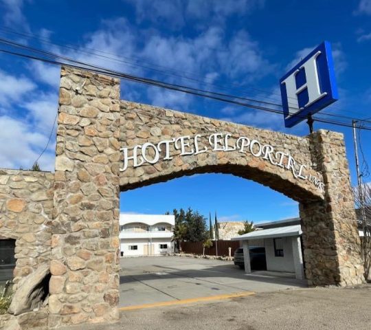 HOTEL EL PORTAL INN